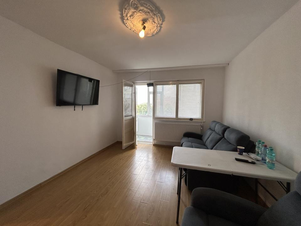 Apartament 3 camere decomandat, centrală gaz – zona Casa de Cultură