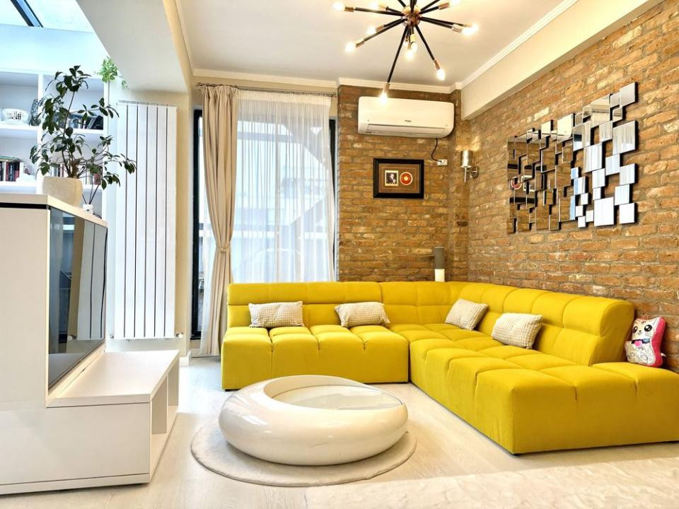 Apartament cu 3 camere, rooftop de 100 mp și vedere panoramică la mare
