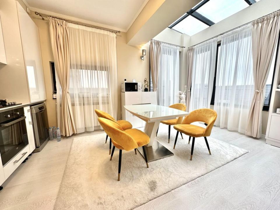 Apartament cu 3 camere, rooftop de 100 mp și vedere panoramică la mare