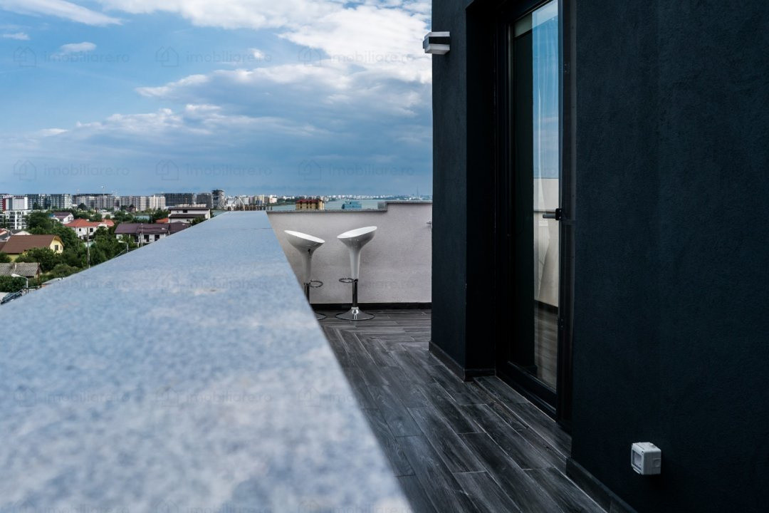 Apartament cu 3 camere, rooftop de 100 mp și vedere panoramică la mare