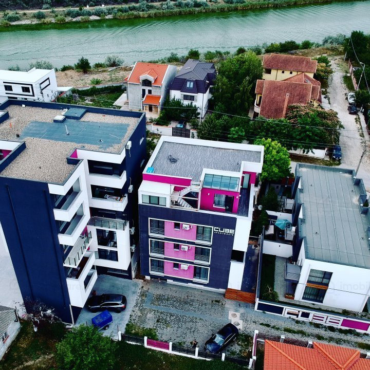 Apartament cu 3 camere, rooftop de 100 mp și vedere panoramică la mare