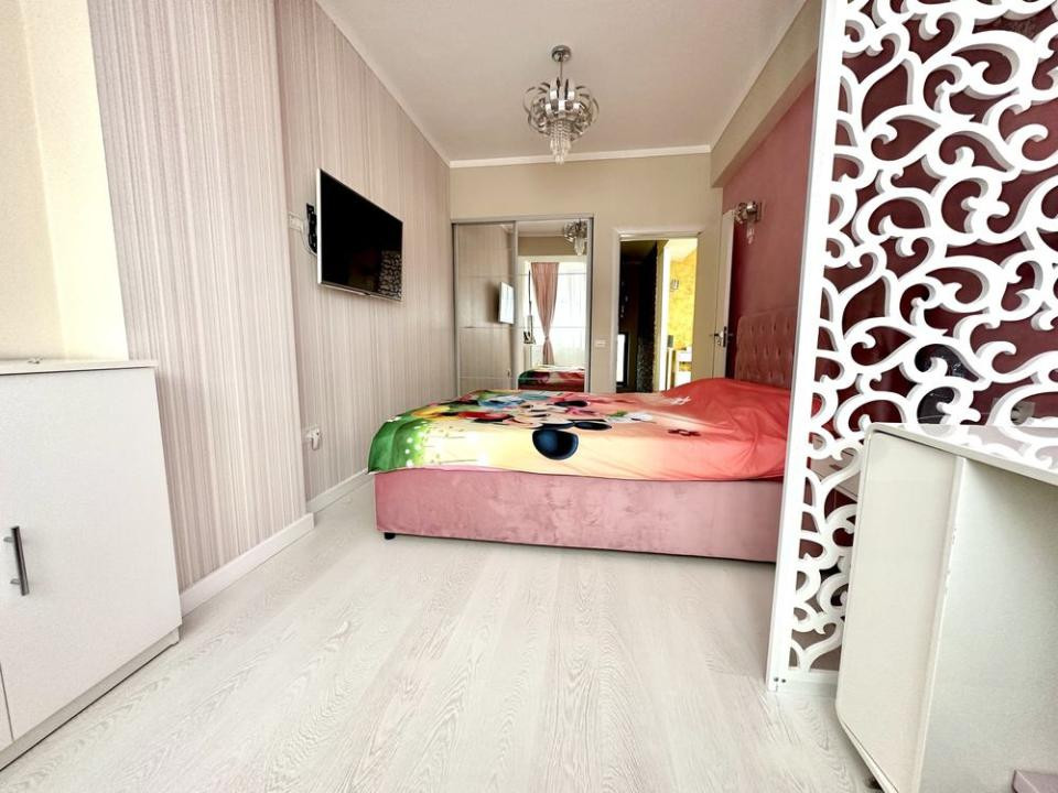 Apartament cu 3 camere, rooftop de 100 mp și vedere panoramică la mare