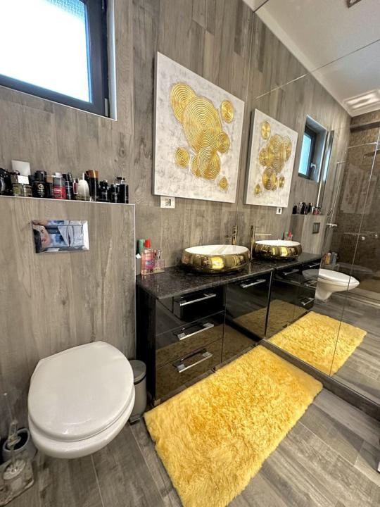 Apartament cu 3 camere, rooftop de 100 mp și vedere panoramică la mare