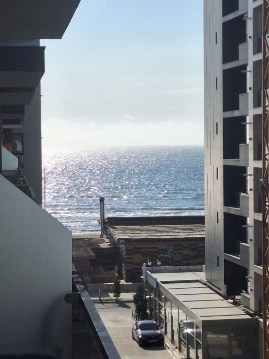Apartament 2 camere tip studio, vedere laterală la mare – zona Azimuth