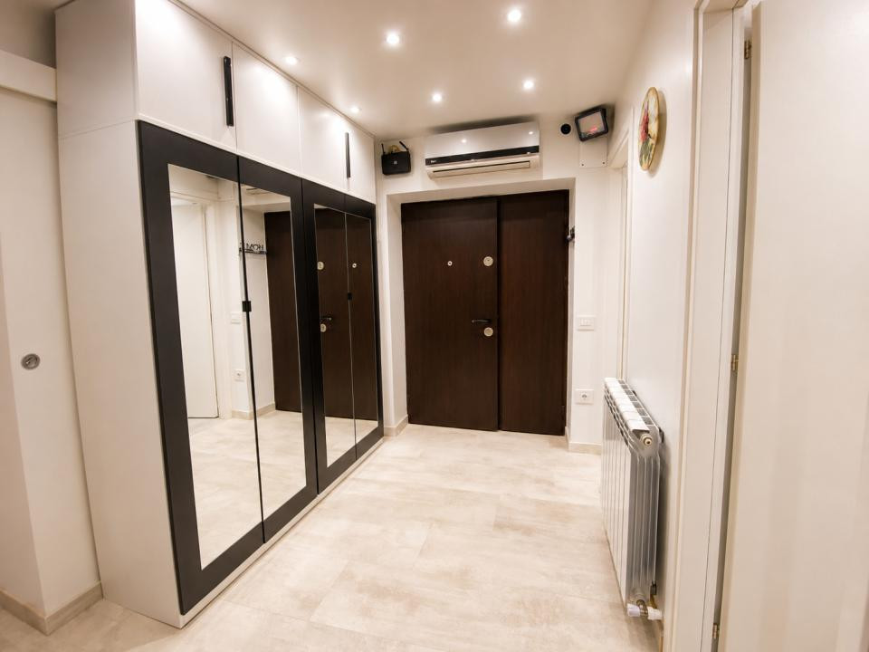 Casă renovată cu teren de 938 mp, garaj și anexă – Valu lui Traian
