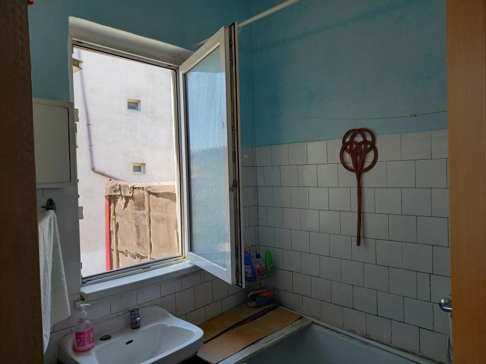 Apartament 2 camere | 43 mp | Zona centrală | Semidecomandat 