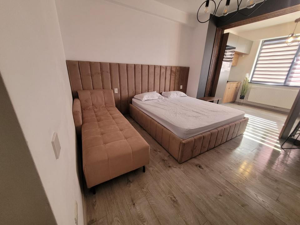 Studio |  Etaj 7 | Piscina | Stefan Building | zona Azimuth