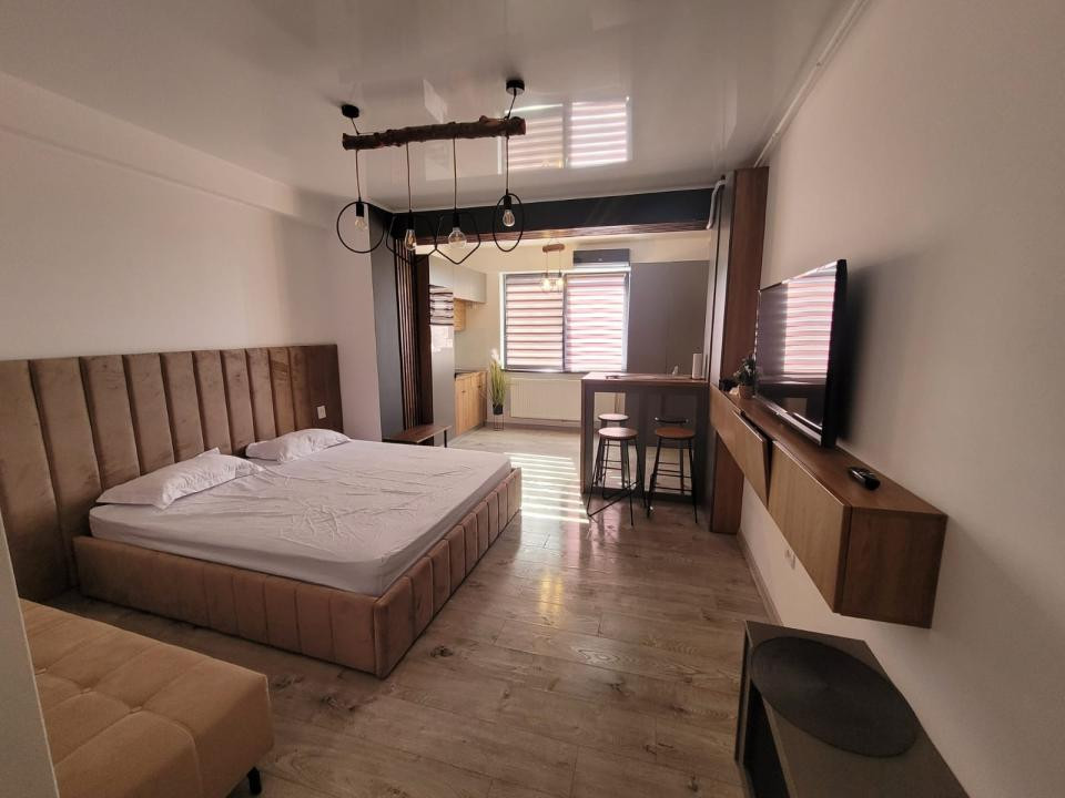 Studio |  Etaj 7 | Piscina | Stefan Building | zona Azimuth