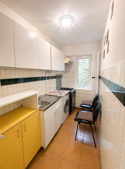 Vand apartament 3 camere-zona Cismelei