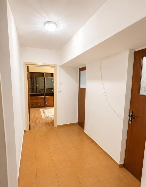 Vand apartament 3 camere-zona Cismelei