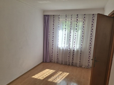 Apartament 3 camere -Casa de Cultura -etaj intermediar 