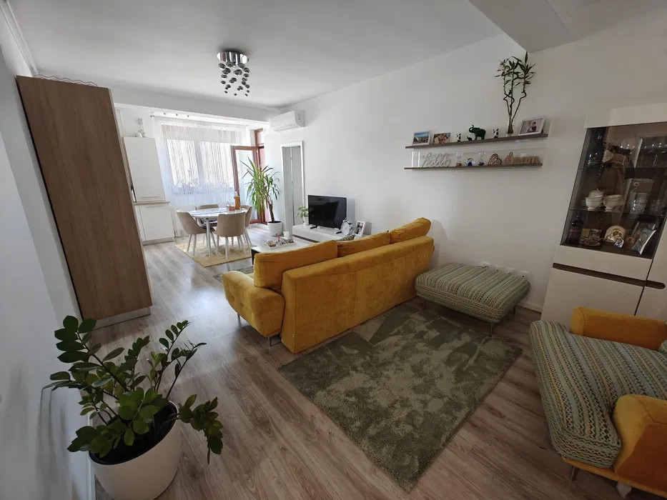 Apartament 3 camere | Vedere panoramica | 2 băi | Parcare acoperită | zona Vivo 