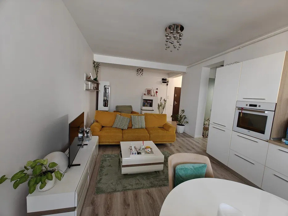 Apartament 3 camere | Vedere panoramica | 2 băi | Parcare acoperită | zona Vivo 