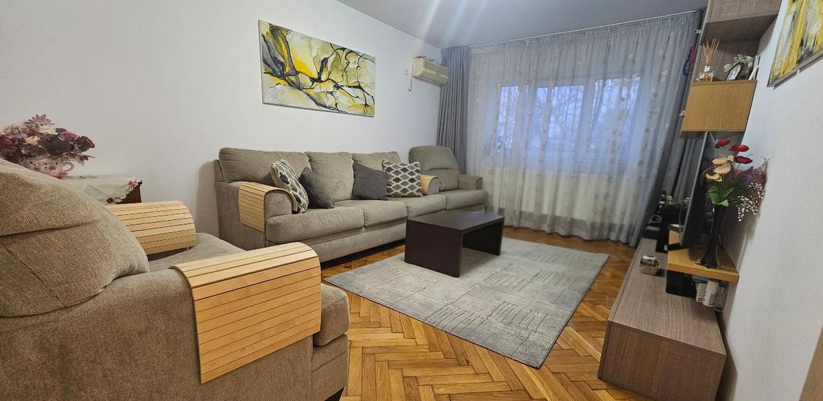 Apartament 4 camere |  Dacia | Etaj 1  | Parcare