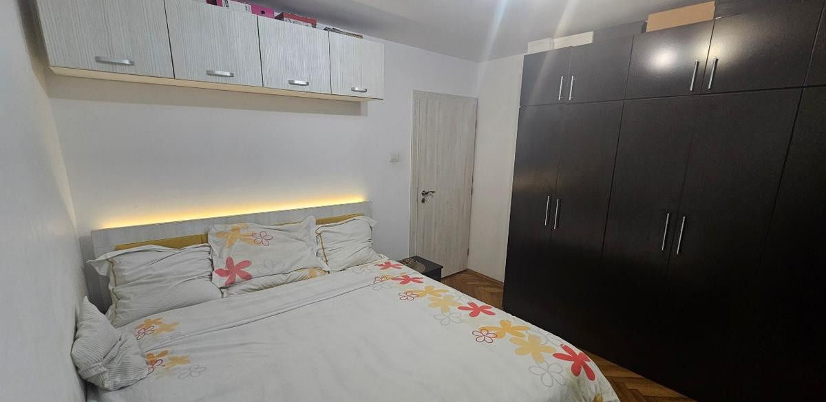 Apartament 4 camere |  Dacia | Etaj 1  | Parcare