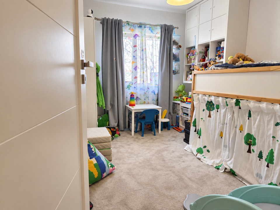 Tomis III  |  Apartament 3 camere  |  Renovat 