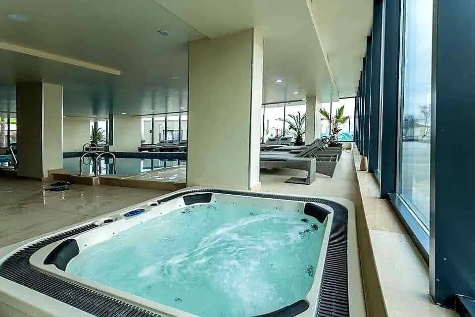 Apartament 2 camere în Alezzi Beach Resort – vedere laterală la mare