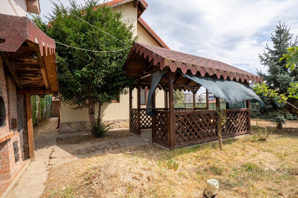  2 vile individuale cu foișor și grădină  | 740 mp teren | Mamaia-Sat
