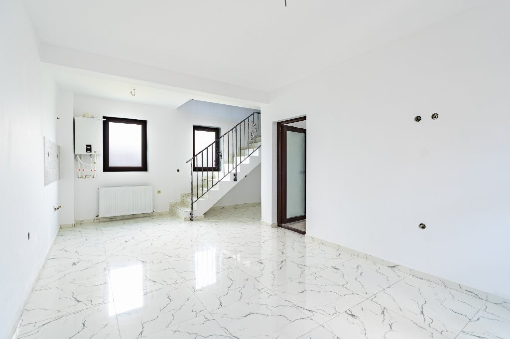 Casa moderna P+1 | 4 camere | Centru | Navodari